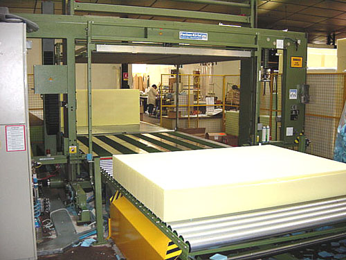 machine decoupe mousse